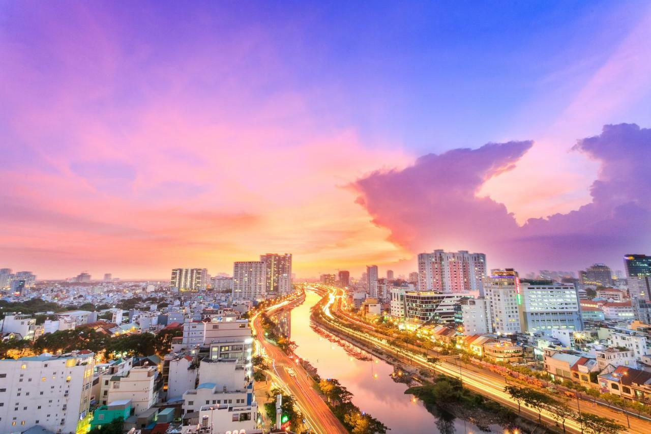 Spacious Saigon - Infinity Pool Signature Хошимін Екстер'єр фото