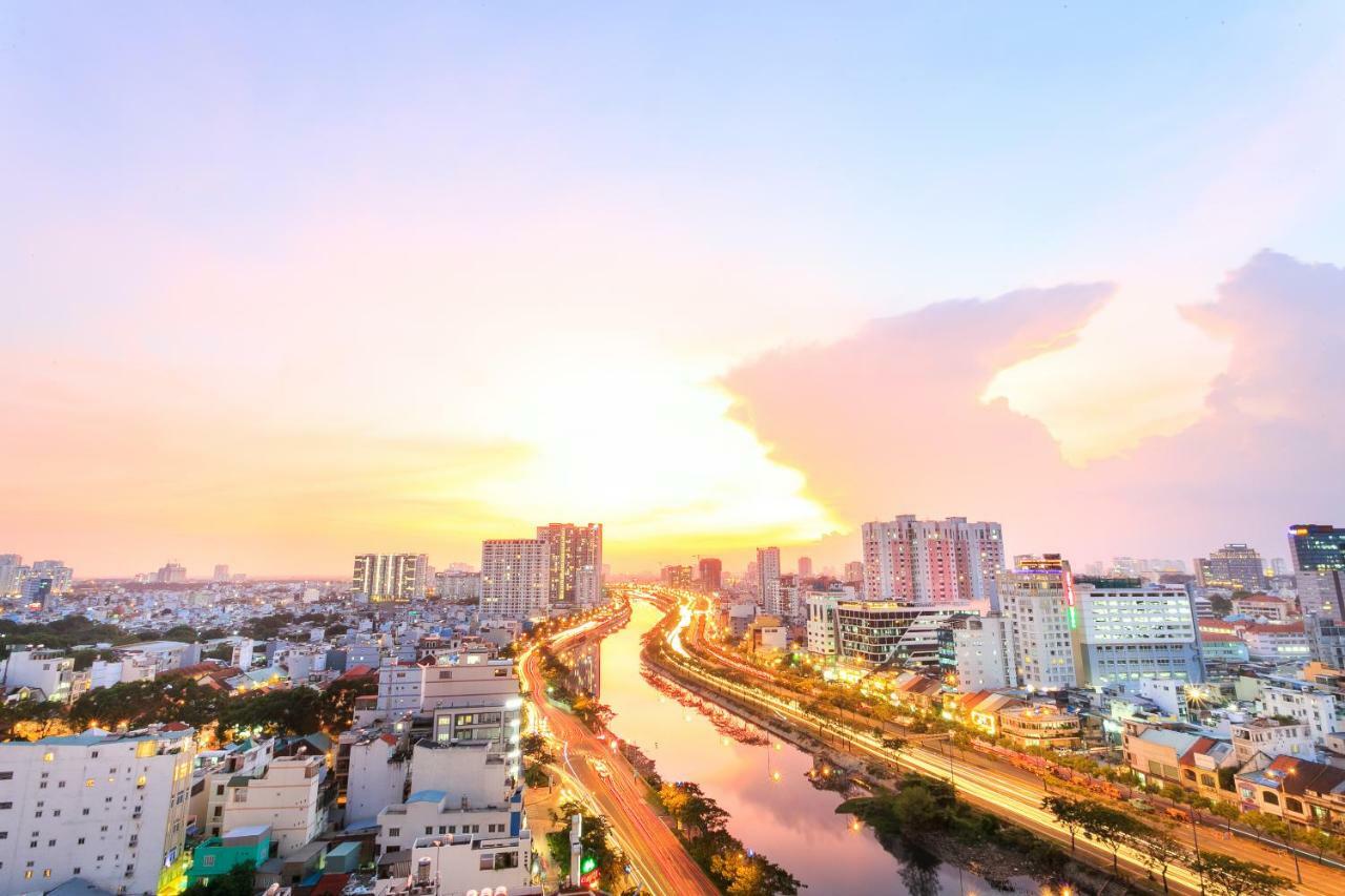 Spacious Saigon - Infinity Pool Signature Хошимін Екстер'єр фото